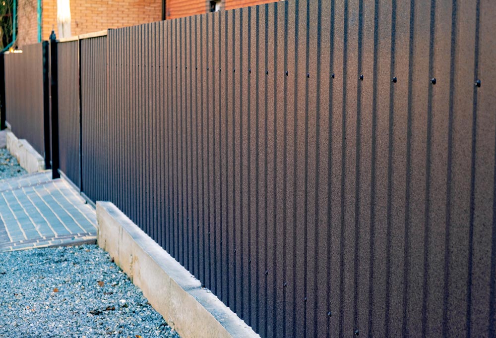 Hochwertiger WPC Sichtschutzzaun mit moderner Optik und langlebiger Ausführung – professionell montiert von AS Garten- & Bau.